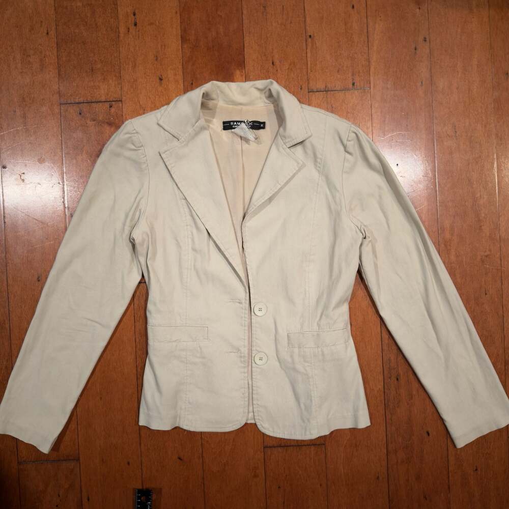 Rampage Clothing Company Beige Two Button Blazer Size M